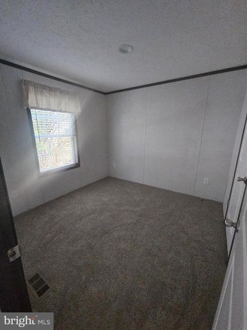 300 RIDGE RD #42, Etters, PA 17319