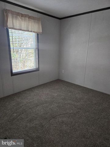 300 RIDGE RD #42, Etters, PA 17319