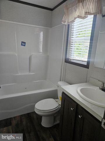 300 RIDGE RD #42, Etters, PA 17319
