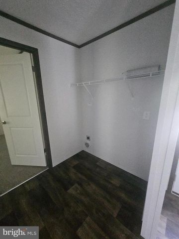 300 RIDGE RD #42, Etters, PA 17319