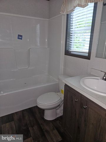 300 RIDGE RD #42, Etters, PA 17319