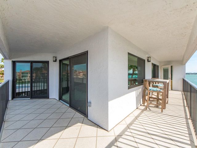 240 SAND KEY ESTATES DRIVE 216, Clearwater Beach, FL 33767