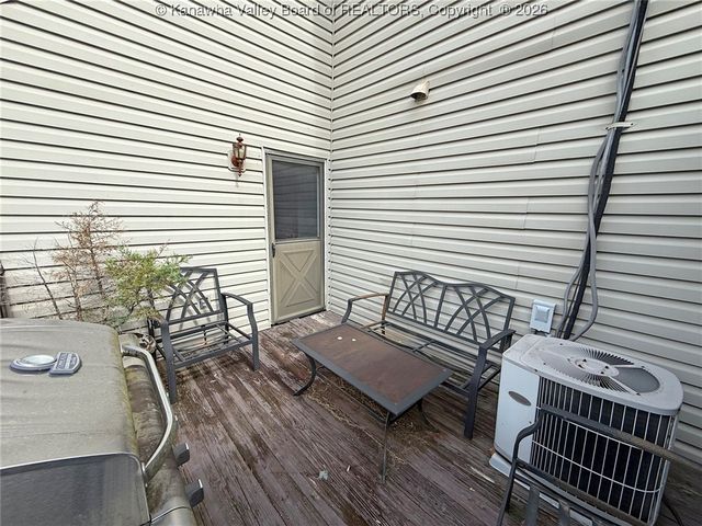 1302 Hunters Ridge Road, Charleston, WV 25314