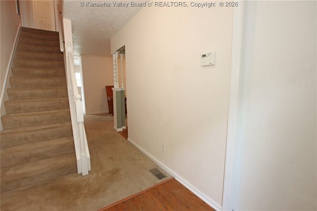 1302 Hunters Ridge Road, Charleston, WV 25314