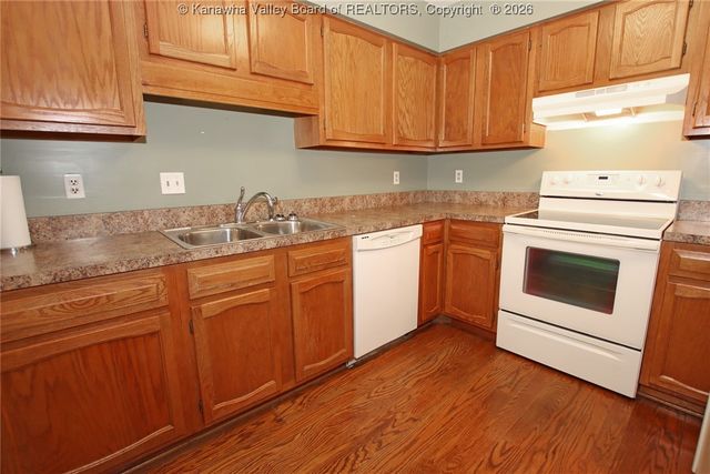 1302 Hunters Ridge Road, Charleston, WV 25314