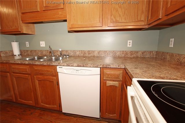 1302 Hunters Ridge Road, Charleston, WV 25314