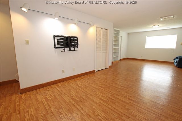 1302 Hunters Ridge Road, Charleston, WV 25314