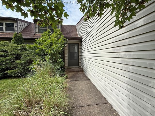 1302 Hunters Ridge Road, Charleston, WV 25314