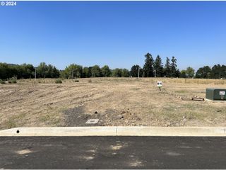 1587 Nw Tracy St 84, Mc Minnville, OR 97128