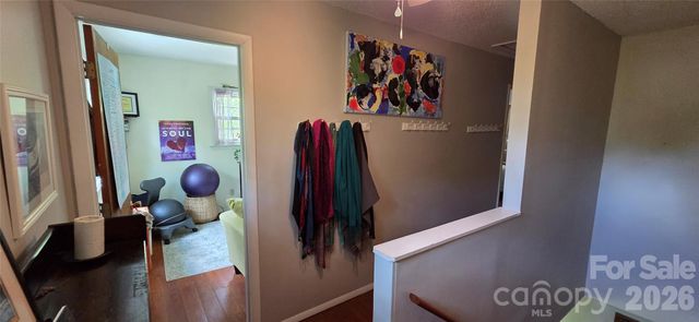 140 Elijah Hall Road, Black Mountain, NC 28711