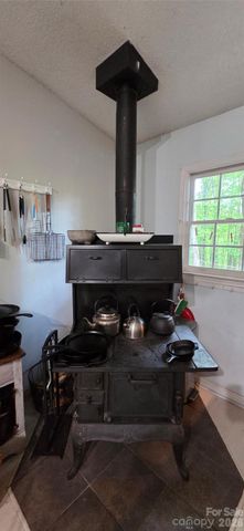 140 Elijah Hall Road, Black Mountain, NC 28711