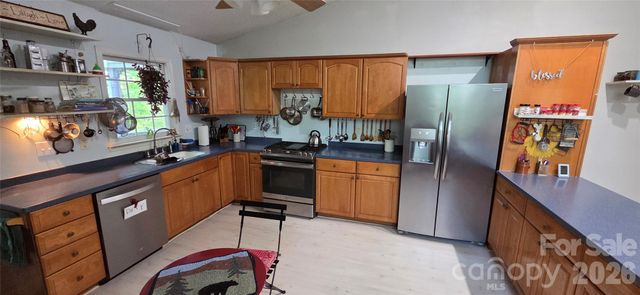 140 Elijah Hall Road, Black Mountain, NC 28711