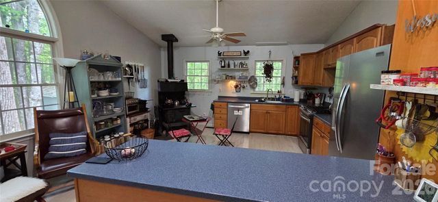 140 Elijah Hall Road, Black Mountain, NC 28711