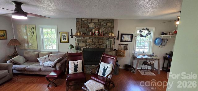 140 Elijah Hall Road, Black Mountain, NC 28711