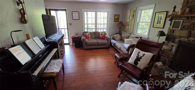 140 Elijah Hall Road, Black Mountain, NC 28711