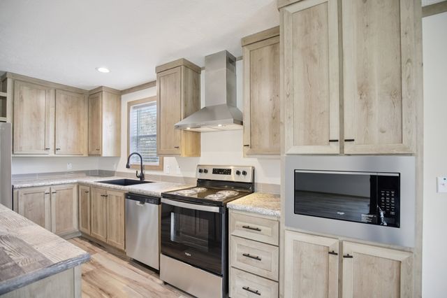 1575 Wixtown Rd, Westmoreland, TN 37186