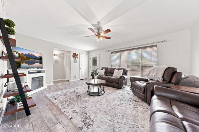 922 S Ember Circle, Mesa, AZ 85208