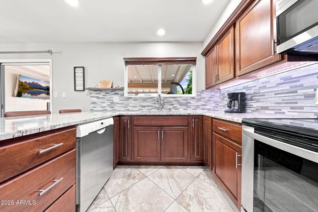 922 S Ember Circle, Mesa, AZ 85208