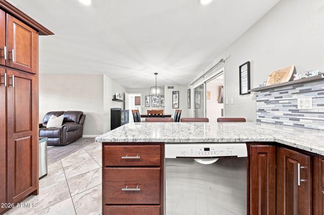 922 S Ember Circle, Mesa, AZ 85208