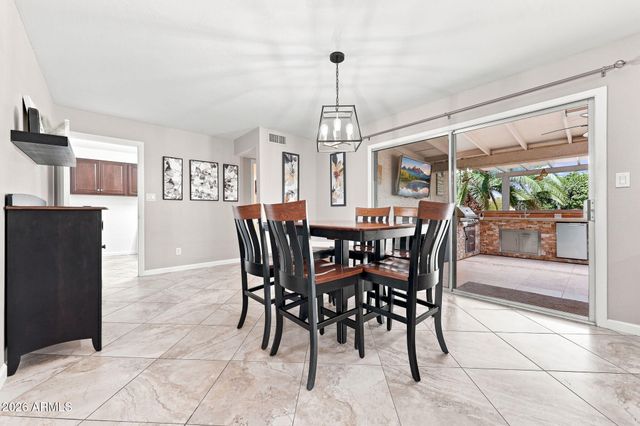 922 S Ember Circle, Mesa, AZ 85208