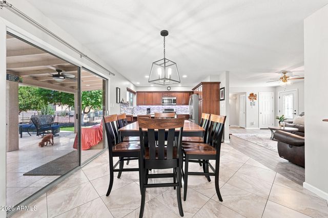 922 S Ember Circle, Mesa, AZ 85208
