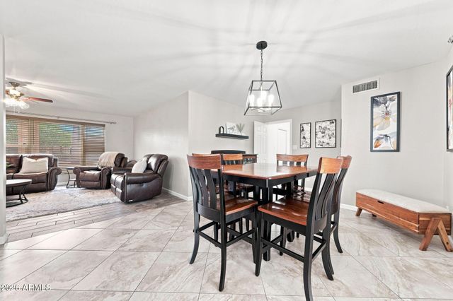 922 S Ember Circle, Mesa, AZ 85208