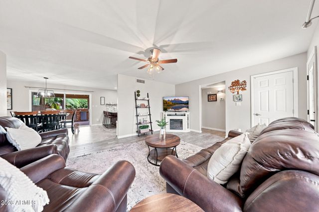922 S Ember Circle, Mesa, AZ 85208