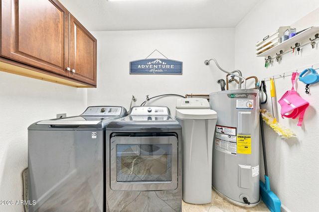 922 S Ember Circle, Mesa, AZ 85208