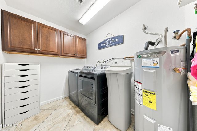 922 S Ember Circle, Mesa, AZ 85208
