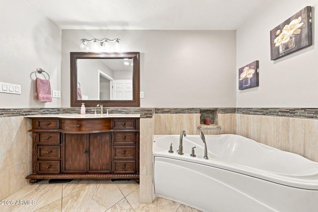 922 S Ember Circle, Mesa, AZ 85208