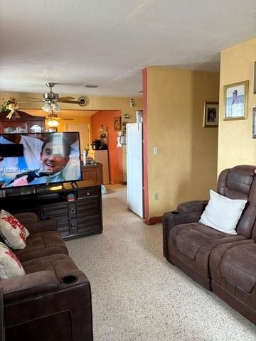 336 E 41st St, Hialeah, FL 33013