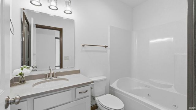 8622 Alamasa Place, Fort Wayne, IN 46835