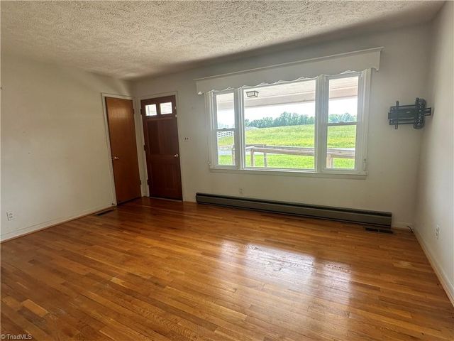 87 Oak Ridge Road, Cana, VA 24317