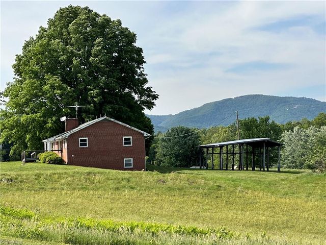 87 Oak Ridge Road, Cana, VA 24317
