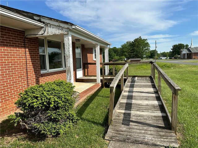 87 Oak Ridge Road, Cana, VA 24317