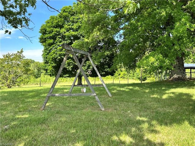 87 Oak Ridge Road, Cana, VA 24317