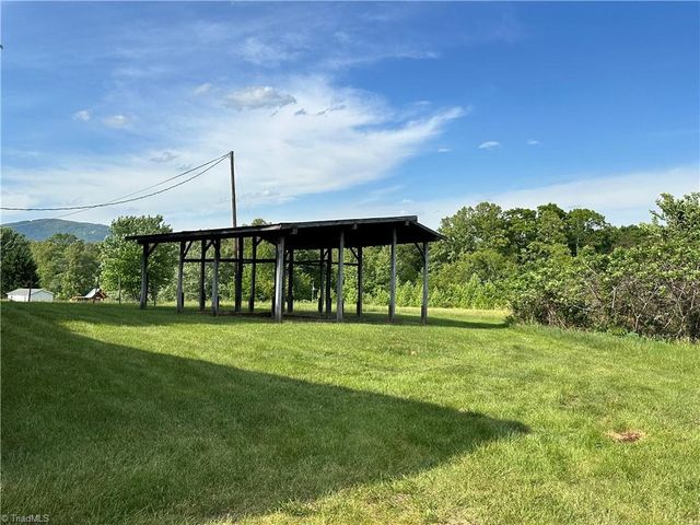 87 Oak Ridge Road, Cana, VA 24317