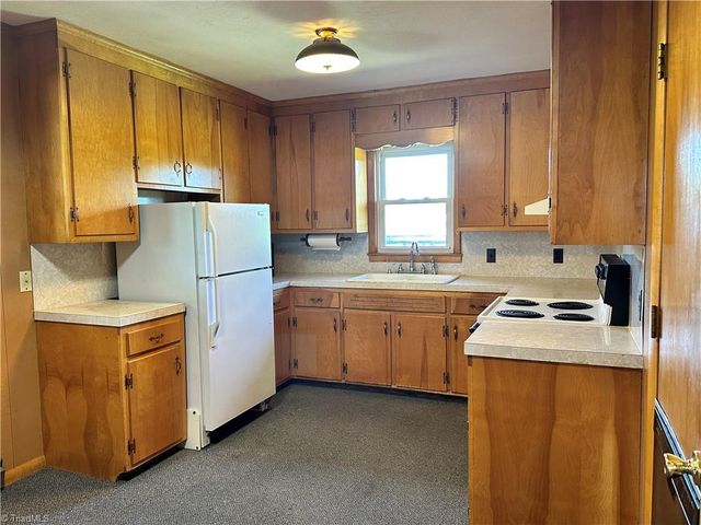 87 Oak Ridge Road, Cana, VA 24317