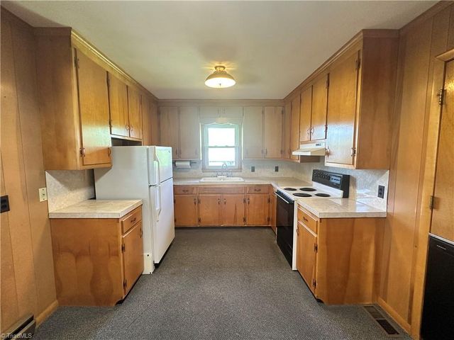 87 Oak Ridge Road, Cana, VA 24317
