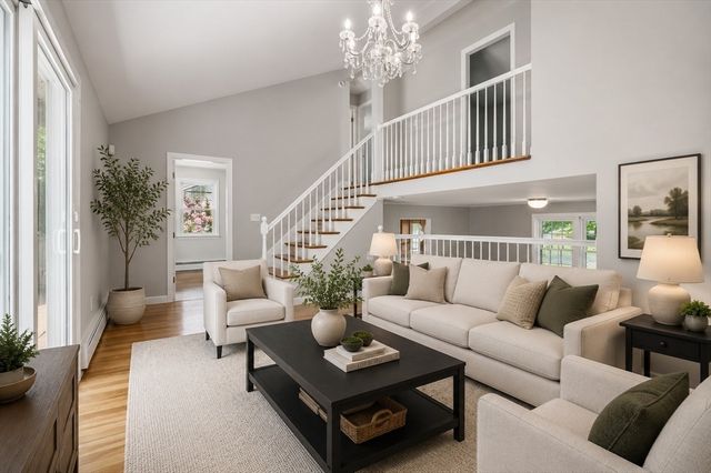 8 Sunset Drive, Framingham, MA 01701