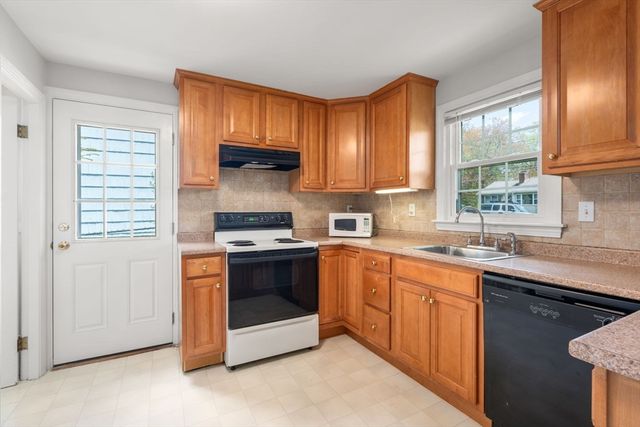 8 Sunset Drive, Framingham, MA 01701
