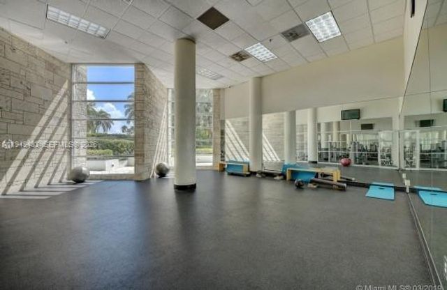 5161 Collins Ave 511, Miami Beach, FL 33140