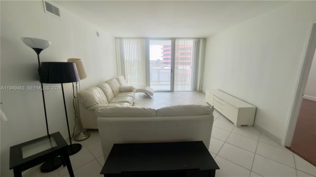 5161 Collins Ave 511, Miami Beach, FL 33140