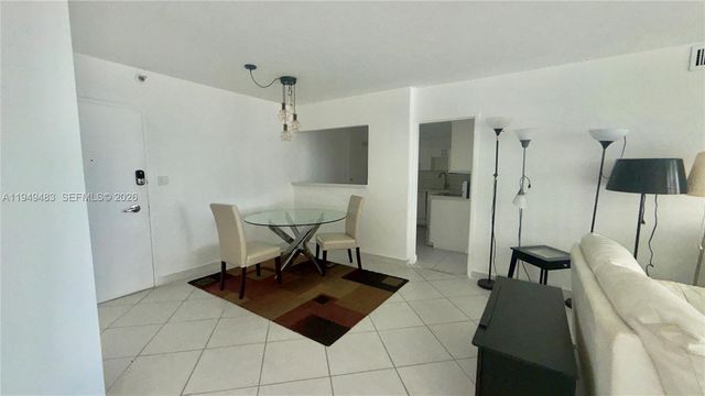 5161 Collins Ave 511, Miami Beach, FL 33140