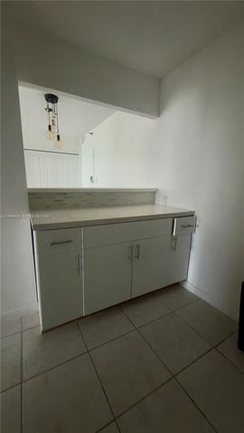 5161 Collins Ave 511, Miami Beach, FL 33140