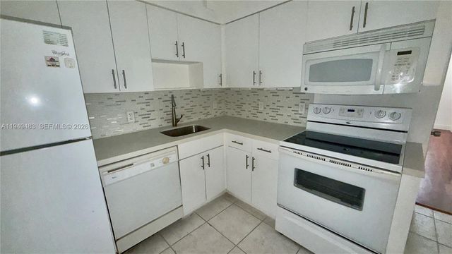 5161 Collins Ave 511, Miami Beach, FL 33140