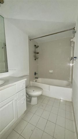 5161 Collins Ave 511, Miami Beach, FL 33140