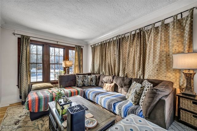 17610 Narragansett Avenue, Lakewood, OH 44107