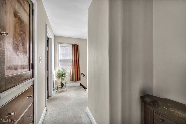 17610 Narragansett Avenue, Lakewood, OH 44107