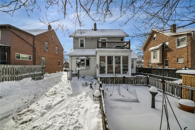 17610 Narragansett Avenue, Lakewood, OH 44107